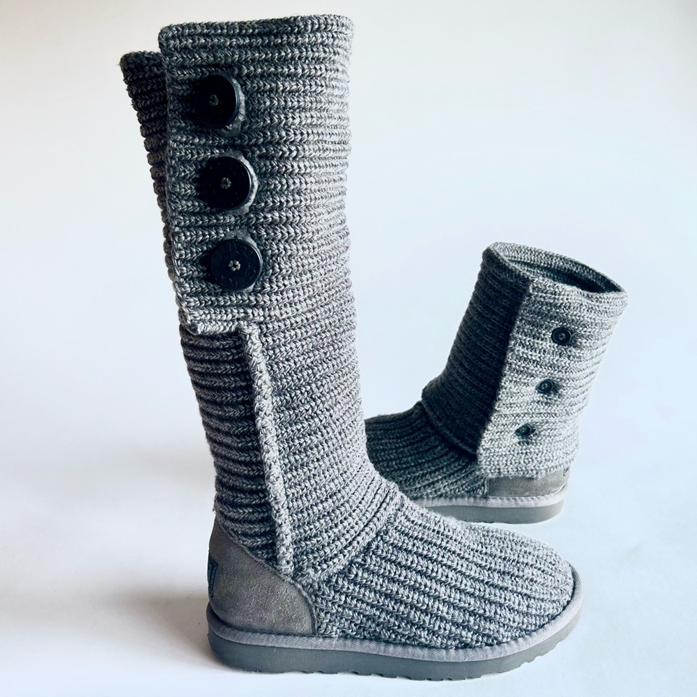 UGG Gray Knit Woven Textile Lining Genuine Sheepskin Rubber Outsole Boots size 7